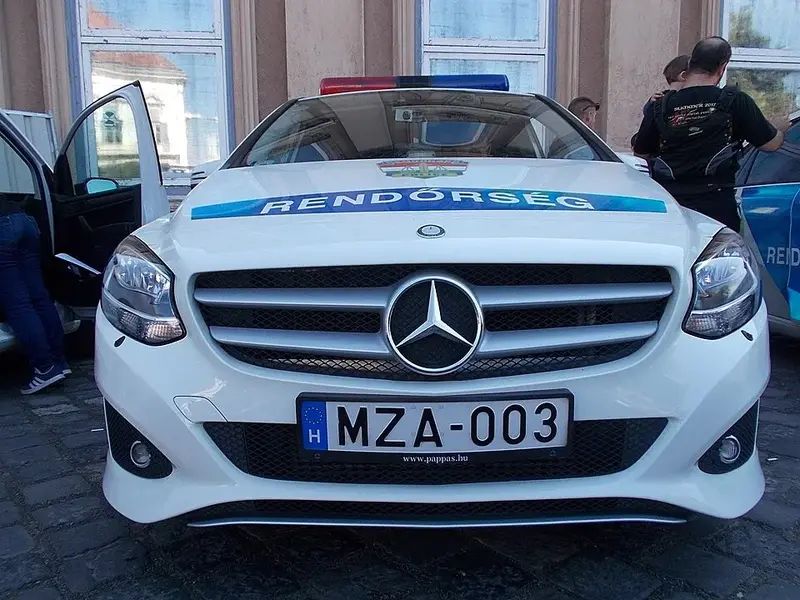 Mercedes B 180