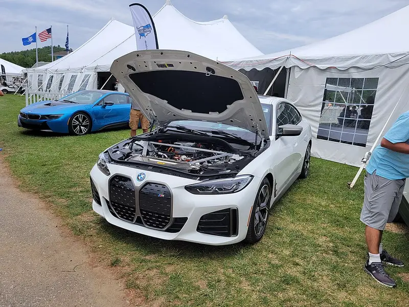 BMW I4