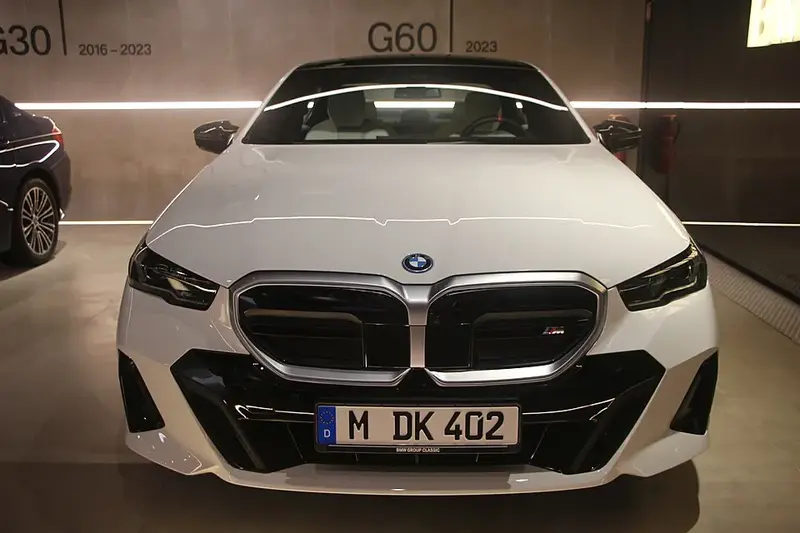 BMW I5
