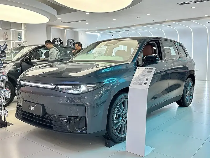 Leapmotor C10