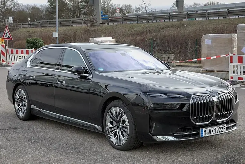 BMW 750e