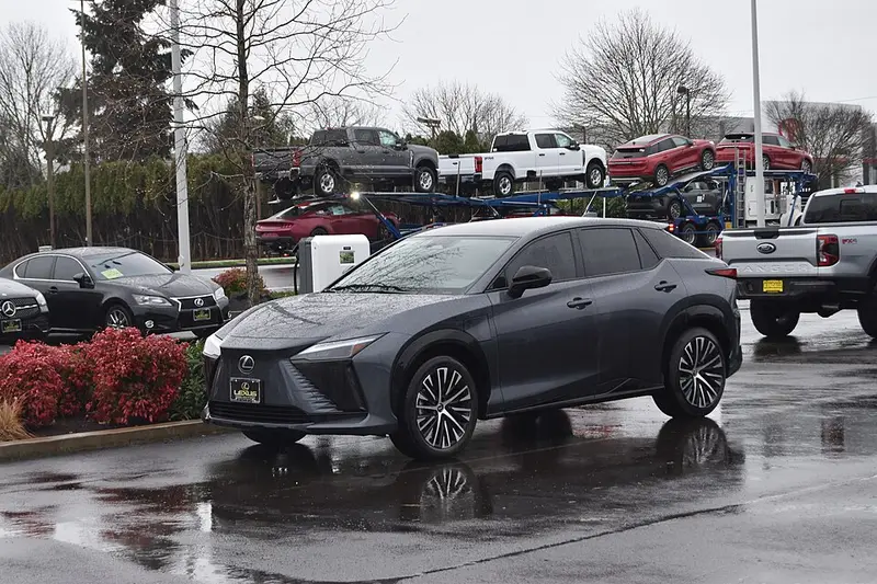 Lexus RZ 300e