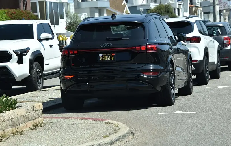 Audi SQ6 SUV e-tron