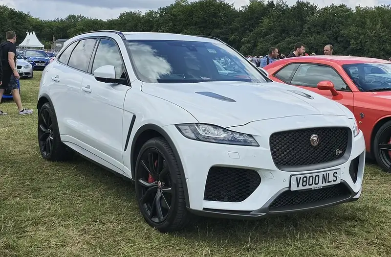 Jaguar F Pace