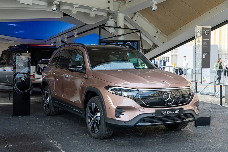 Mercedes EQB 250